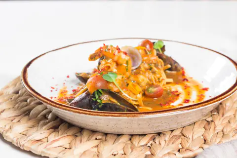 Linguini marinera con mariscos
